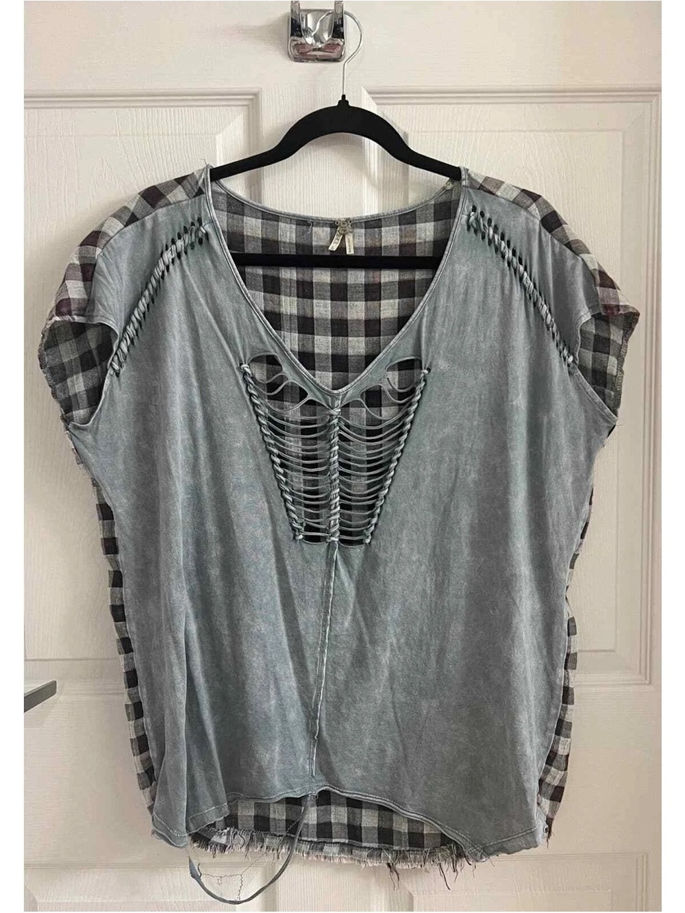 Washed Gray Plaid-Back Short Sleeve V-Neck Top